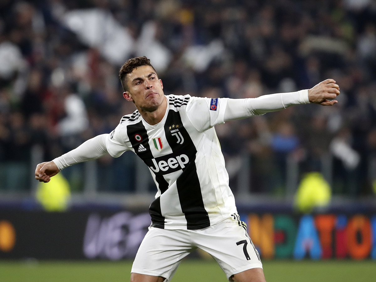  Ronaldo  hits stunning hat trick as Juve  crush Atletico